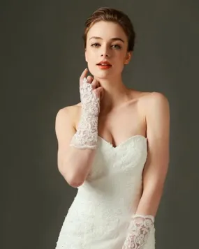 ---Guanti da sposa ricamati con pizzo e strass senza dita online economici--