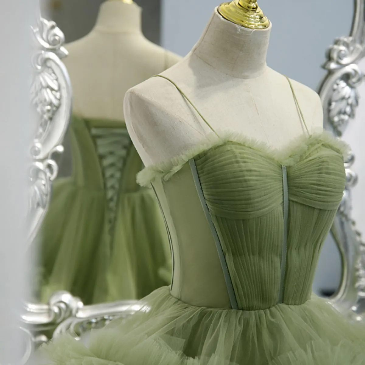 Abito da ballo in tulle verde Abiti da sera a strati Abiti da donna con volant a cuore Abito elegante per donna con lacci sul re