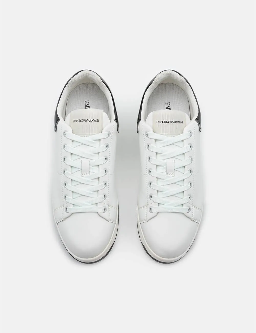 Emporio Armani     Sneakers in pelle soft con retro lucido Bianco/Nero